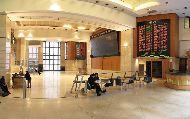 Le hall d’entrée de l’Australian Securities Exchange à Sydney, avec ses tableaux de cotations