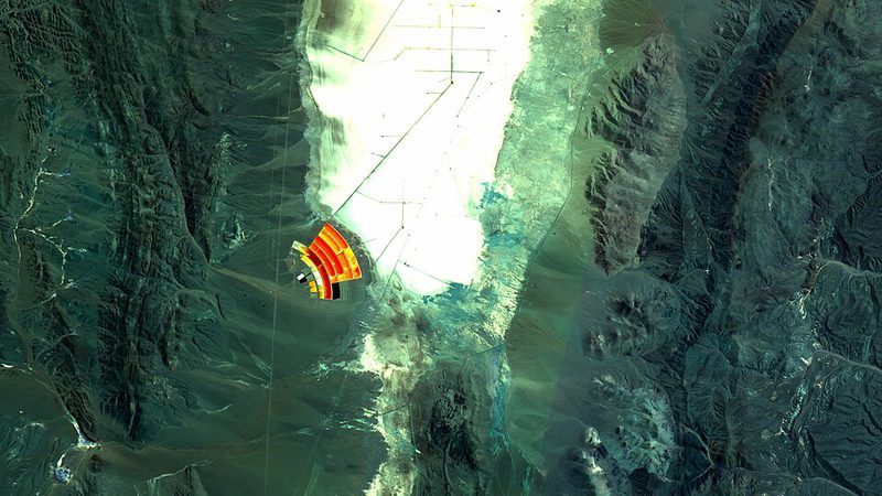 Vue satellite de l’exploitation de saumure lithinifère d’Olaroz, à Jujuy (Argentine), en 2018